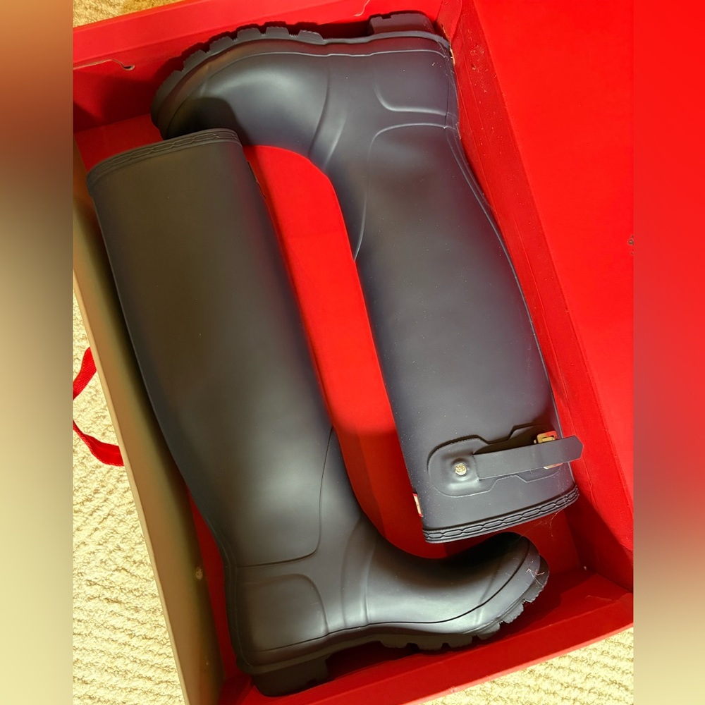 Hunter Women's Original Tall Boots in Aubergine